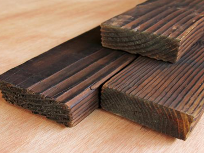 碳化木經(jīng)濟(jì)又實(shí)用，應(yīng)用范圍廣，效果特別好